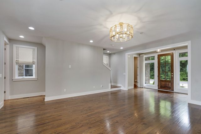 119 Demoss Rd, Nashville, TN 37209