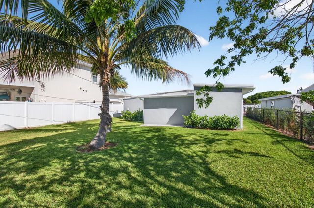116 SE 2nd Avenue, Boynton Beach, FL 33435