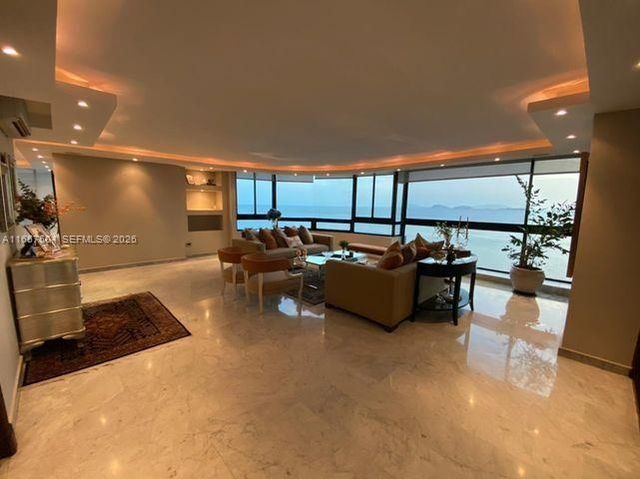 400 Kings Point Drive 328, Sunny Isles Beach, FL 33160