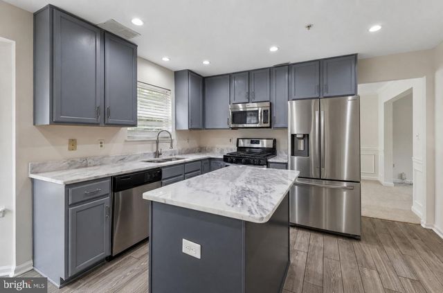 8406 OLD BRANCH AVE, Clinton, MD 20735
