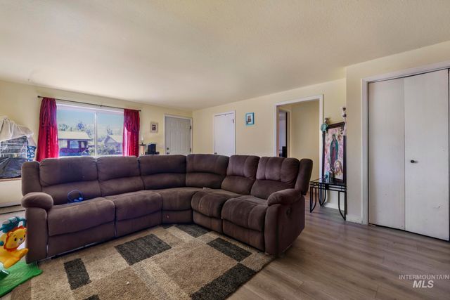 818 19th Ave E, Jerome, ID 83338