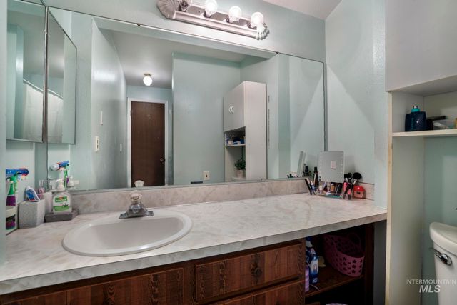 818 19th Ave E, Jerome, ID 83338
