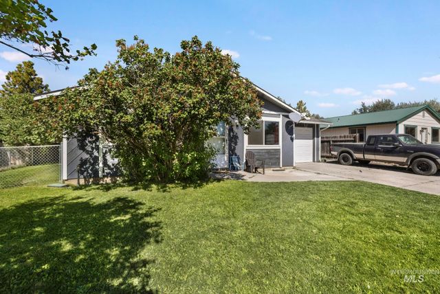 818 19th Ave E, Jerome, ID 83338