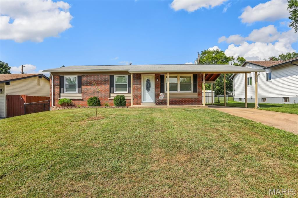 11823 Welcome Drive, Maryland Heights, MO 63043