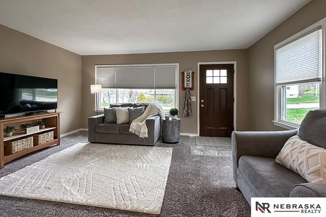 5420 Pine Street, Omaha, NE 68106