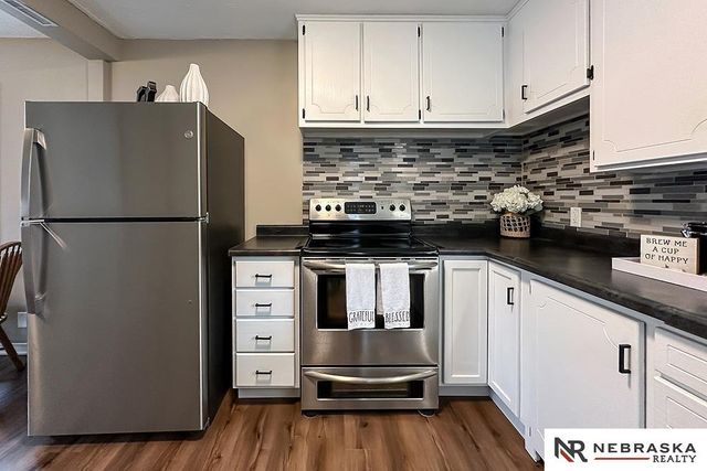 5420 Pine Street, Omaha, NE 68106