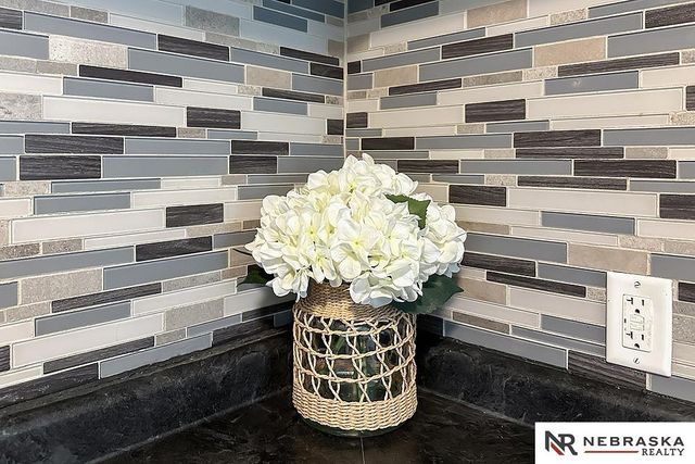 5420 Pine Street, Omaha, NE 68106