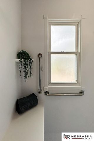 5420 Pine Street, Omaha, NE 68106