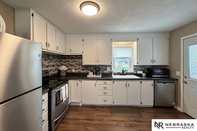 5420 Pine Street, Omaha, NE 68106