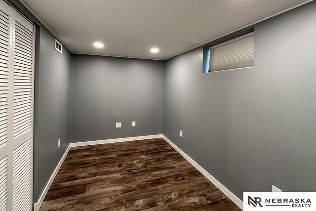 5420 Pine Street, Omaha, NE 68106