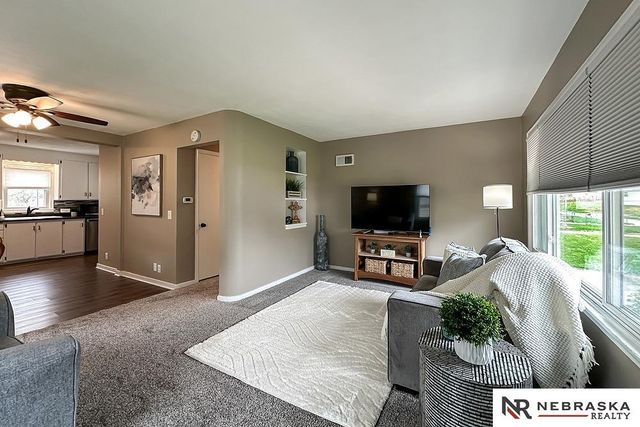 5420 Pine Street, Omaha, NE 68106