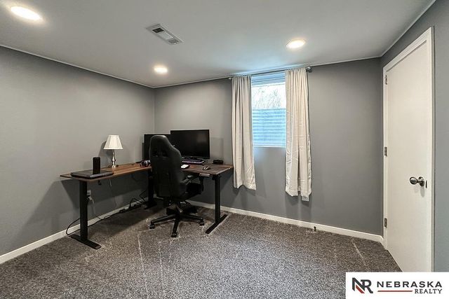 5420 Pine Street, Omaha, NE 68106