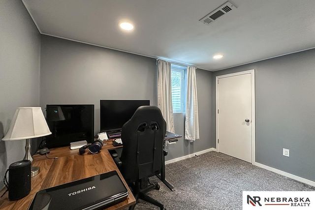 5420 Pine Street, Omaha, NE 68106