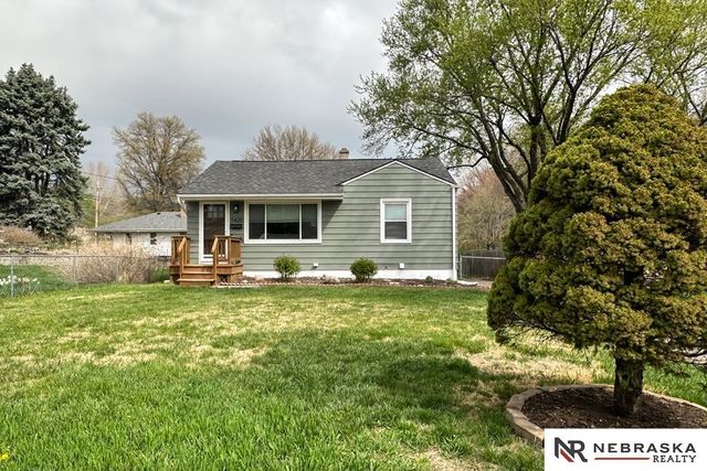 5420 Pine Street, Omaha, NE 68106