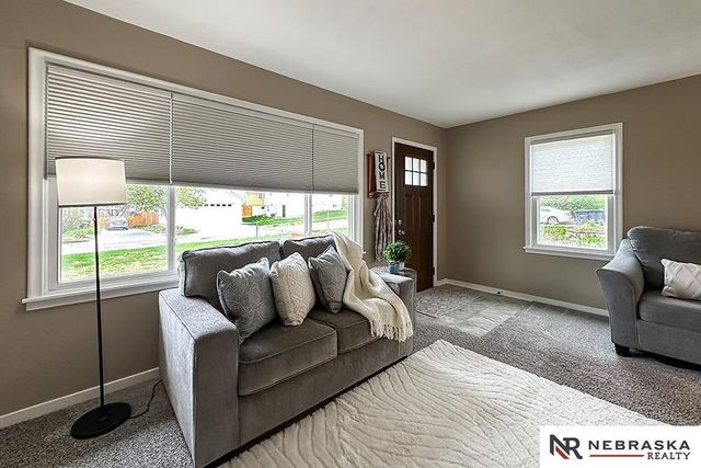 5420 Pine Street, Omaha, NE 68106