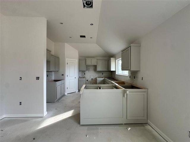 1013 Redwood Creek Drive, Yukon, OK 73099