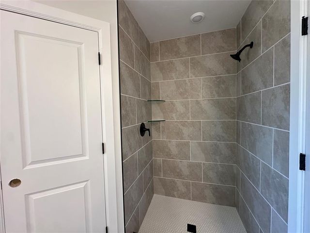 1013 Redwood Creek Drive, Yukon, OK 73099