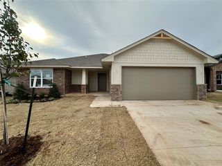 1013 Redwood Creek Drive, Yukon, OK 73099