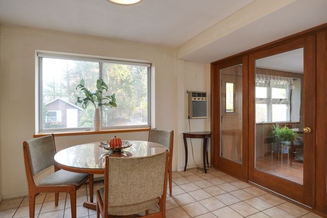 17 Evelyn St, Burlington, MA 01803