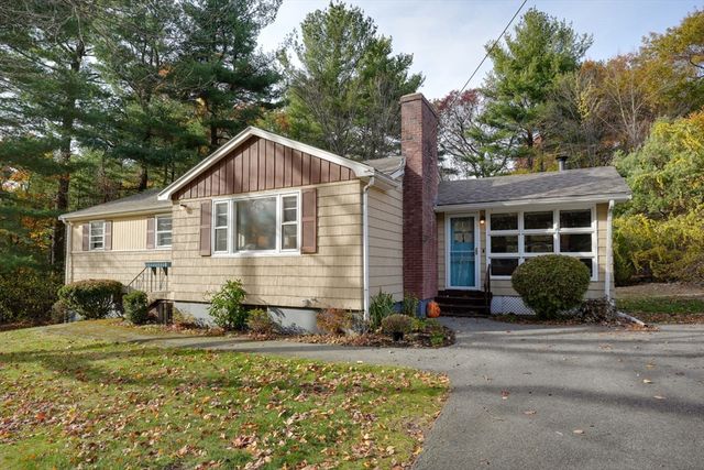 17 Evelyn St, Burlington, MA 01803