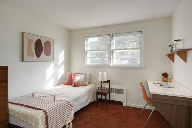 17 Evelyn St, Burlington, MA 01803