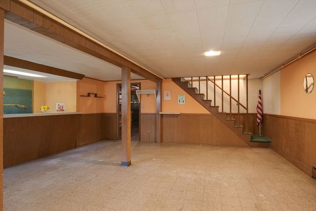 17 Evelyn St, Burlington, MA 01803