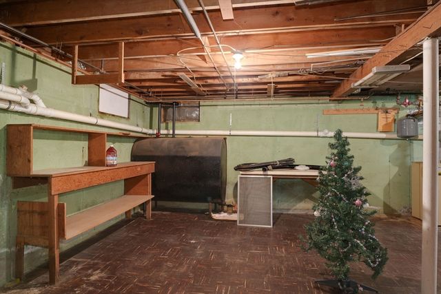 17 Evelyn St, Burlington, MA 01803