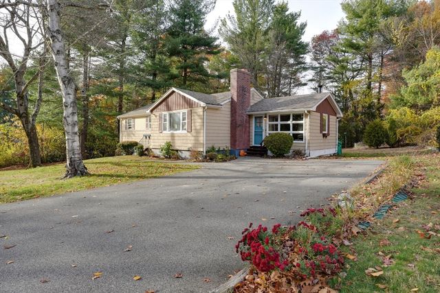 17 Evelyn St, Burlington, MA 01803