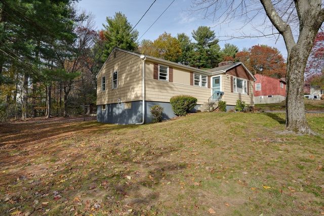 17 Evelyn St, Burlington, MA 01803
