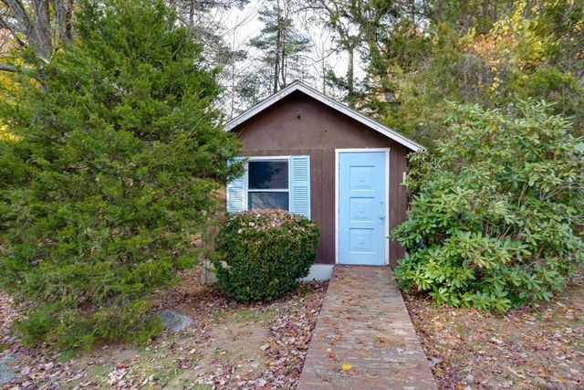 17 Evelyn St, Burlington, MA 01803