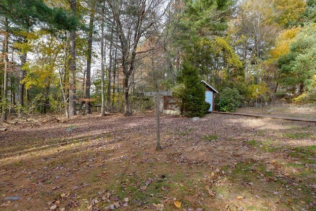 17 Evelyn St, Burlington, MA 01803