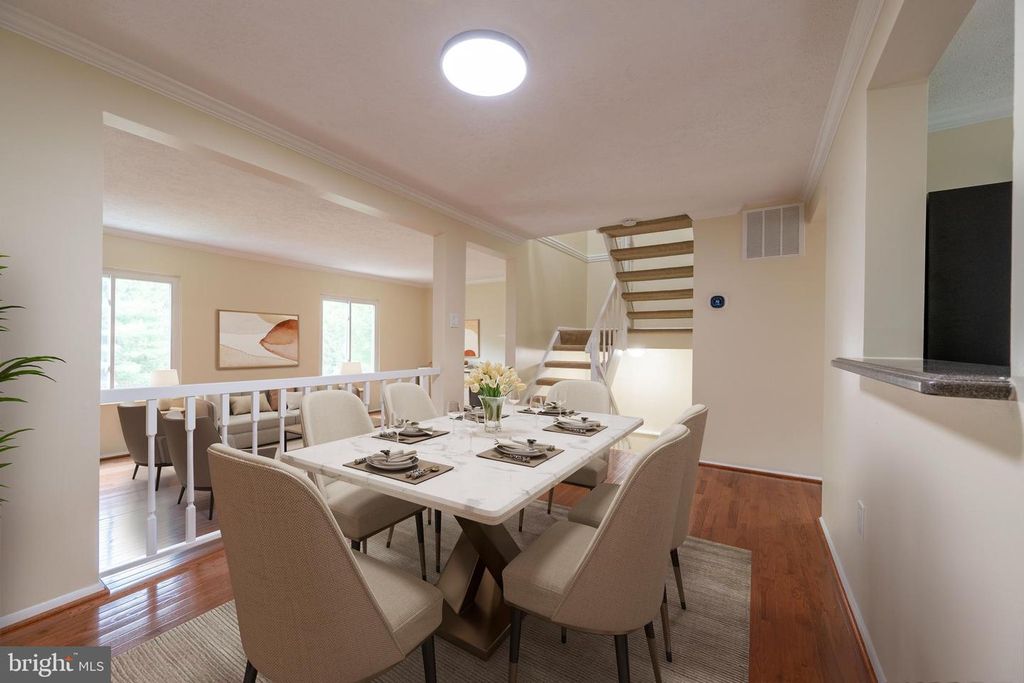 Image 10 of property listing at 7506 WEATHERBY DR, Rockville, MD 20855
