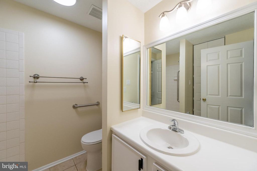Image 15 of property listing at 7506 WEATHERBY DR, Rockville, MD 20855