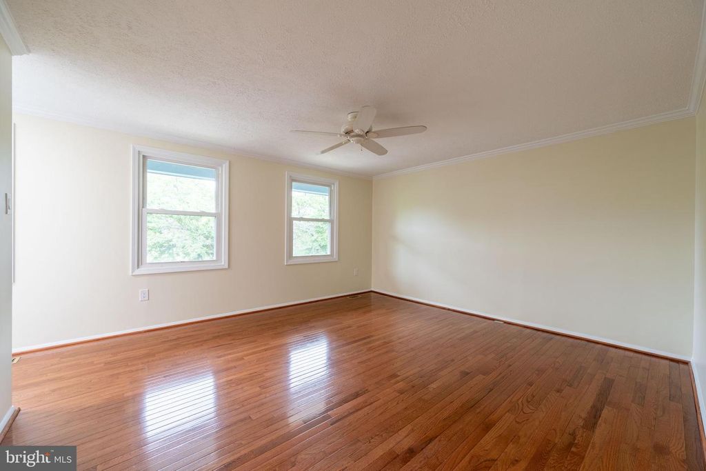 Image 19 of property listing at 7506 WEATHERBY DR, Rockville, MD 20855