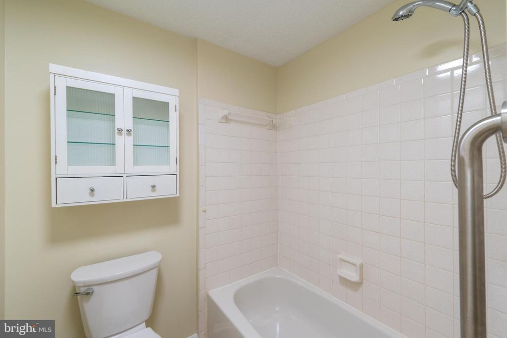 Image 20 of property listing at 7506 WEATHERBY DR, Rockville, MD 20855