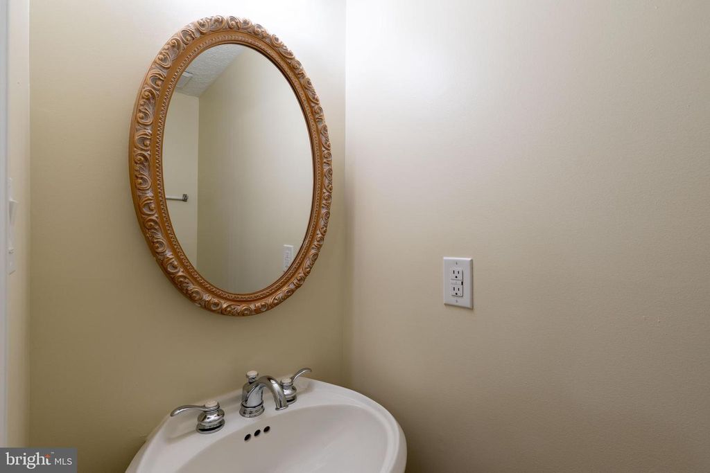 Image 28 of property listing at 7506 WEATHERBY DR, Rockville, MD 20855