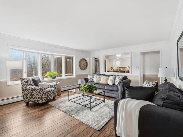 4867 Hunting Hills DR, Roanoke, VA 24018