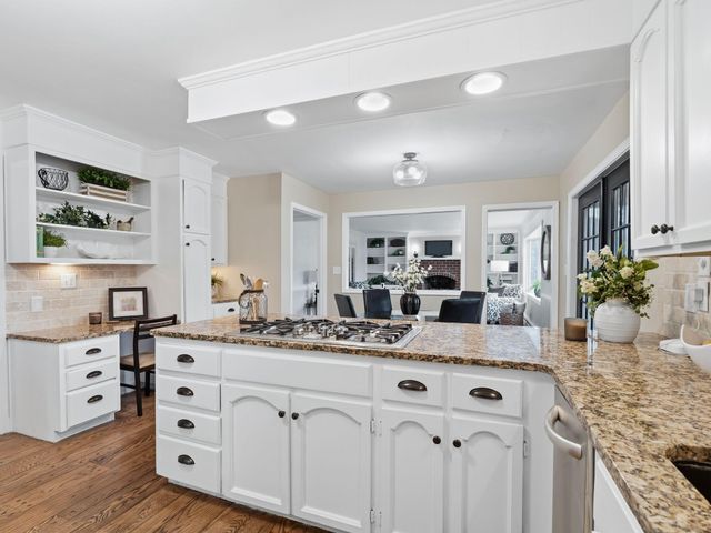 4867 Hunting Hills DR, Roanoke, VA 24018