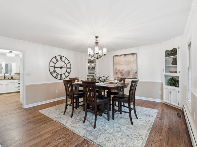 4867 Hunting Hills DR, Roanoke, VA 24018