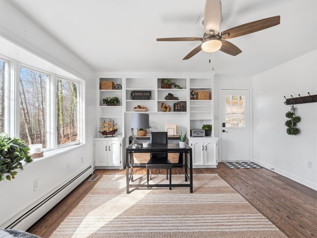 4867 Hunting Hills DR, Roanoke, VA 24018