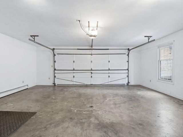 4867 Hunting Hills DR, Roanoke, VA 24018