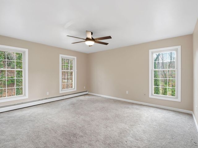 4867 Hunting Hills DR, Roanoke, VA 24018