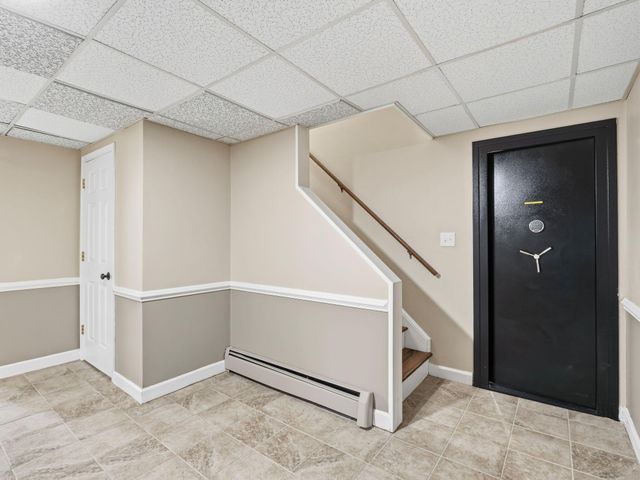 4867 Hunting Hills DR, Roanoke, VA 24018