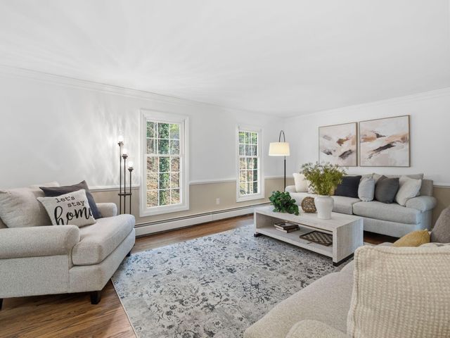 4867 Hunting Hills DR, Roanoke, VA 24018