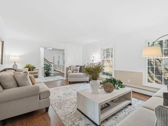 4867 Hunting Hills DR, Roanoke, VA 24018