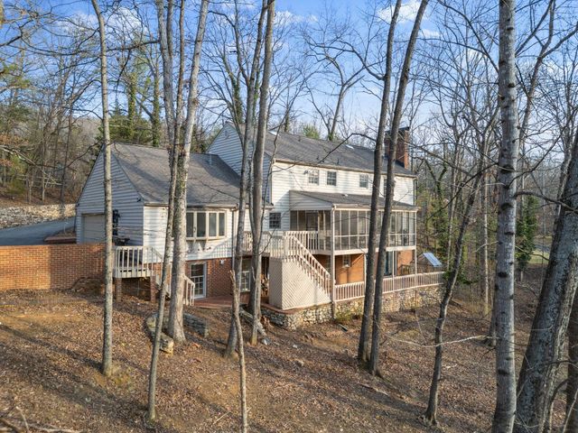 4867 Hunting Hills DR, Roanoke, VA 24018