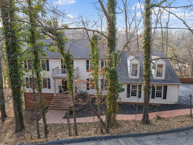 4867 Hunting Hills DR, Roanoke, VA 24018