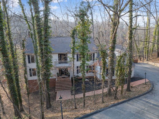 4867 Hunting Hills DR, Roanoke, VA 24018