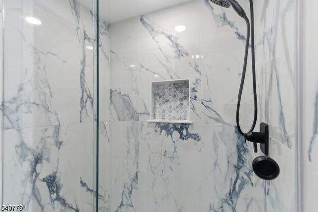 3 Armstrong Dr, Jefferson Twp., NJ 07438