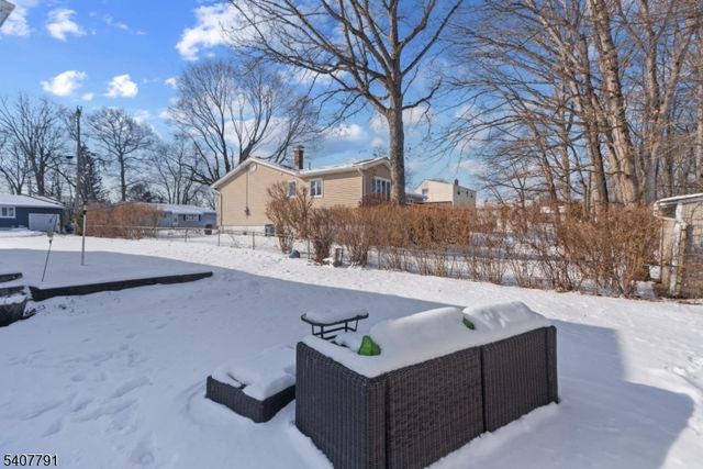 3 Armstrong Dr, Jefferson Twp., NJ 07438